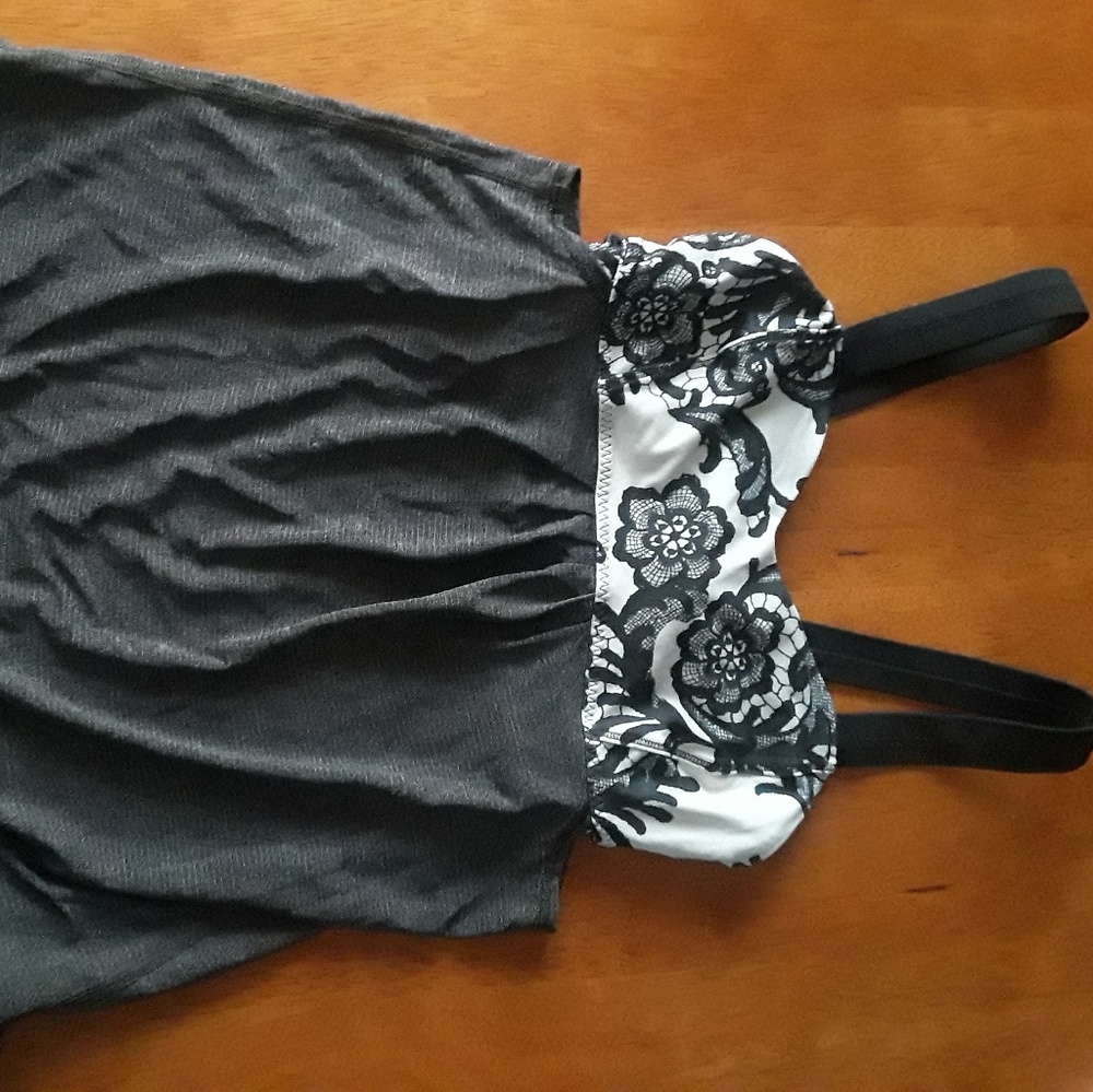 Lululemon athletica tank size 4